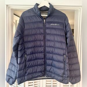Eddie Bauer | Men’s Navy Puffer Jacket 🌊
